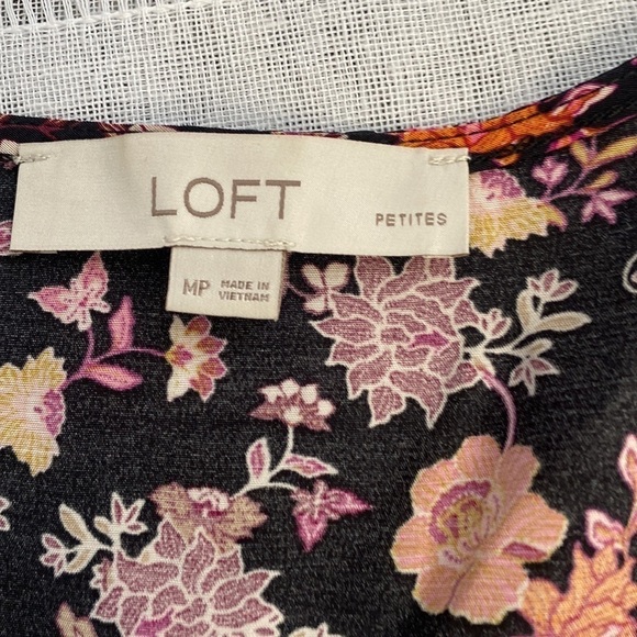 Loft fall floral short sleeveless blouse. - Picture 3 of 13